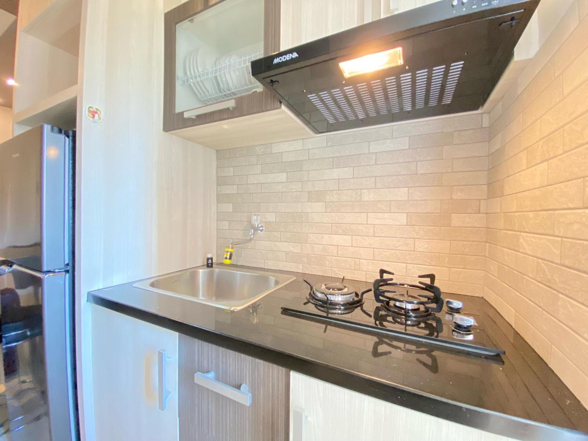 Cozy And Serene 2br At Parahyangan By Travelio Apartemen