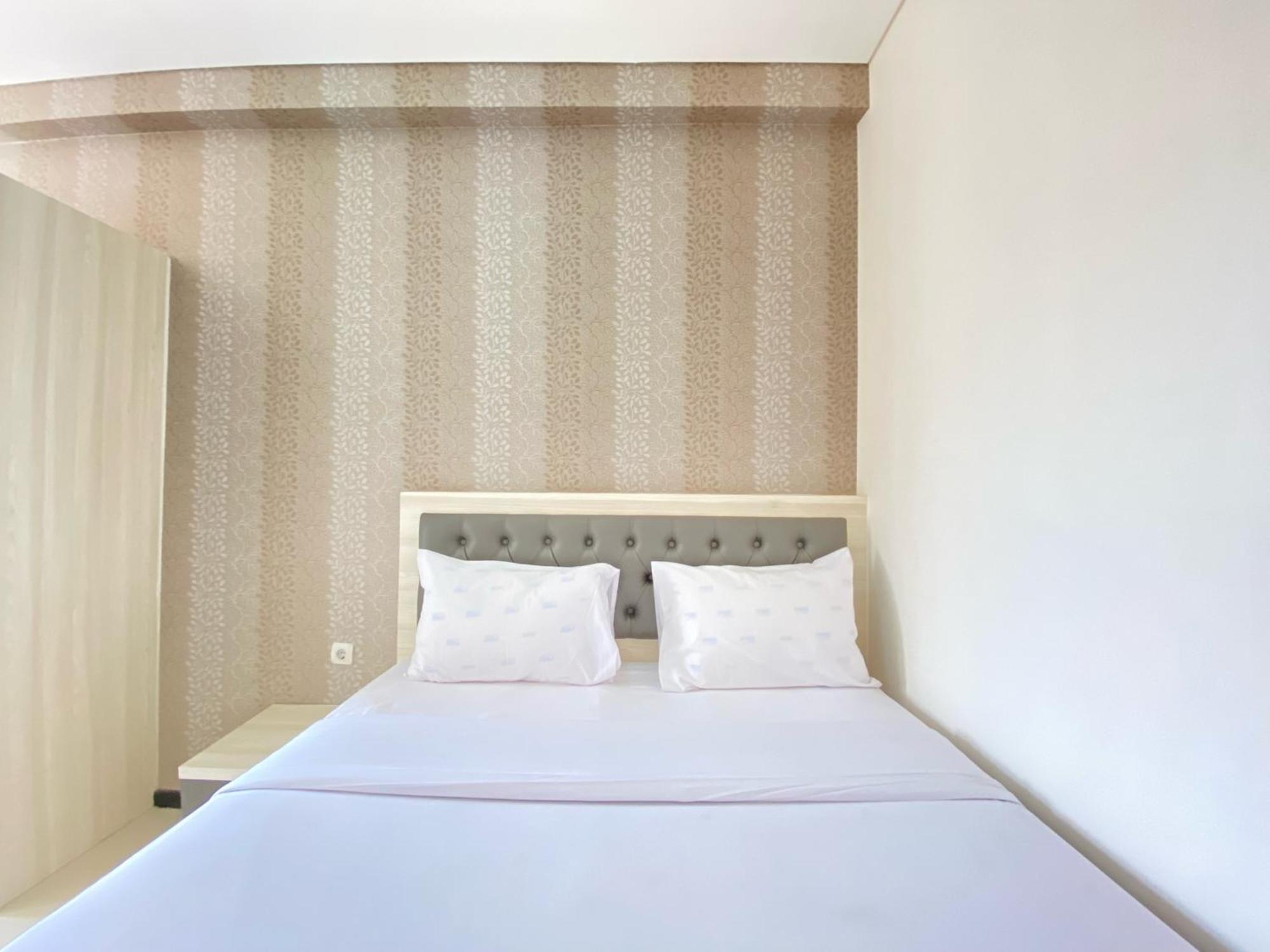 Cozy And Serene 2br At Parahyangan By Travelio Apartemen